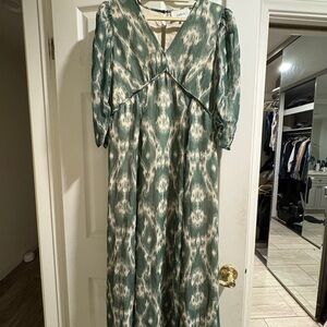 Brand new BA&SH Green and Cream Patterned Long Sleeve Dress
Size Large (3)